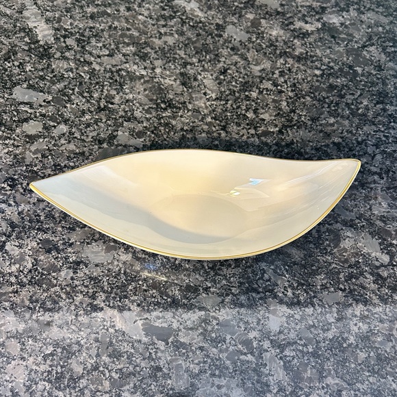 Gondola Boat Shaped LENOX China Dish Olympia Ivory w Gold Trim - Picture 4 of 4